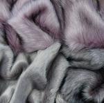 Imitazione di volpe e visone nei colori grigio e rosa
